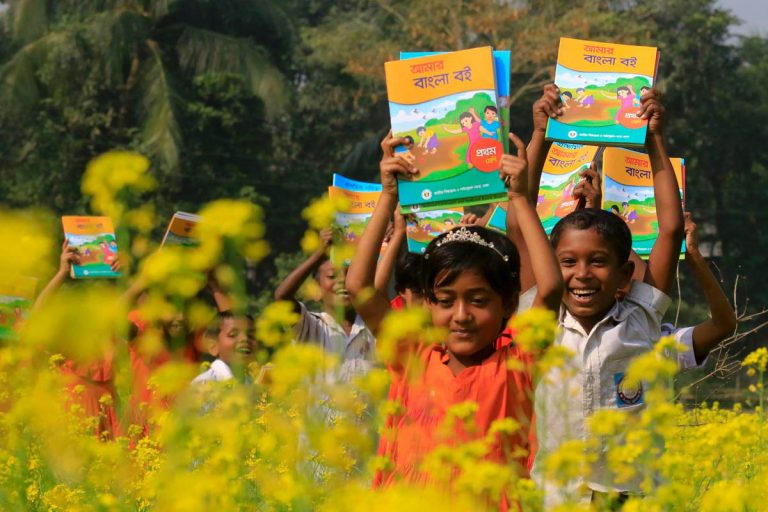 নতুন বইয়ের স্বাদ পেলো ৪ কোটি ২৬ লাখ শিক্ষার্থী