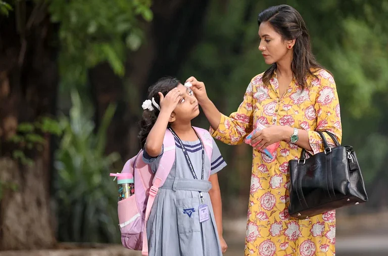 গরমে স্কুলে শিশুরা কী করবে