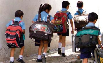 ভারী স্কুলব্যাগ শিশুর শরীর ও মনের উপর কী প্রভাব ফেলে?