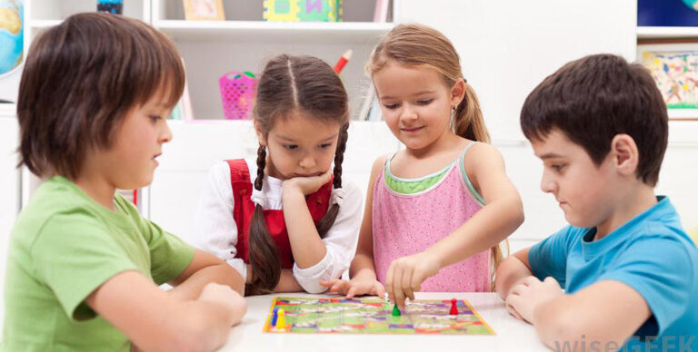 সন্তানকে যৌন শিক্ষা দেওয়া কতটা জরুরি ও কীভাবে শুরু করবেন?