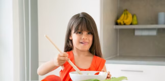 শিশুর সুস্থতায় শাকসবজি ও আঁশযুক্ত খাবারের গুরুত্ব