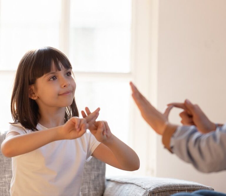 মা-বাবা বোবা হলে কি সন্তানও বোবা হতে পারে?